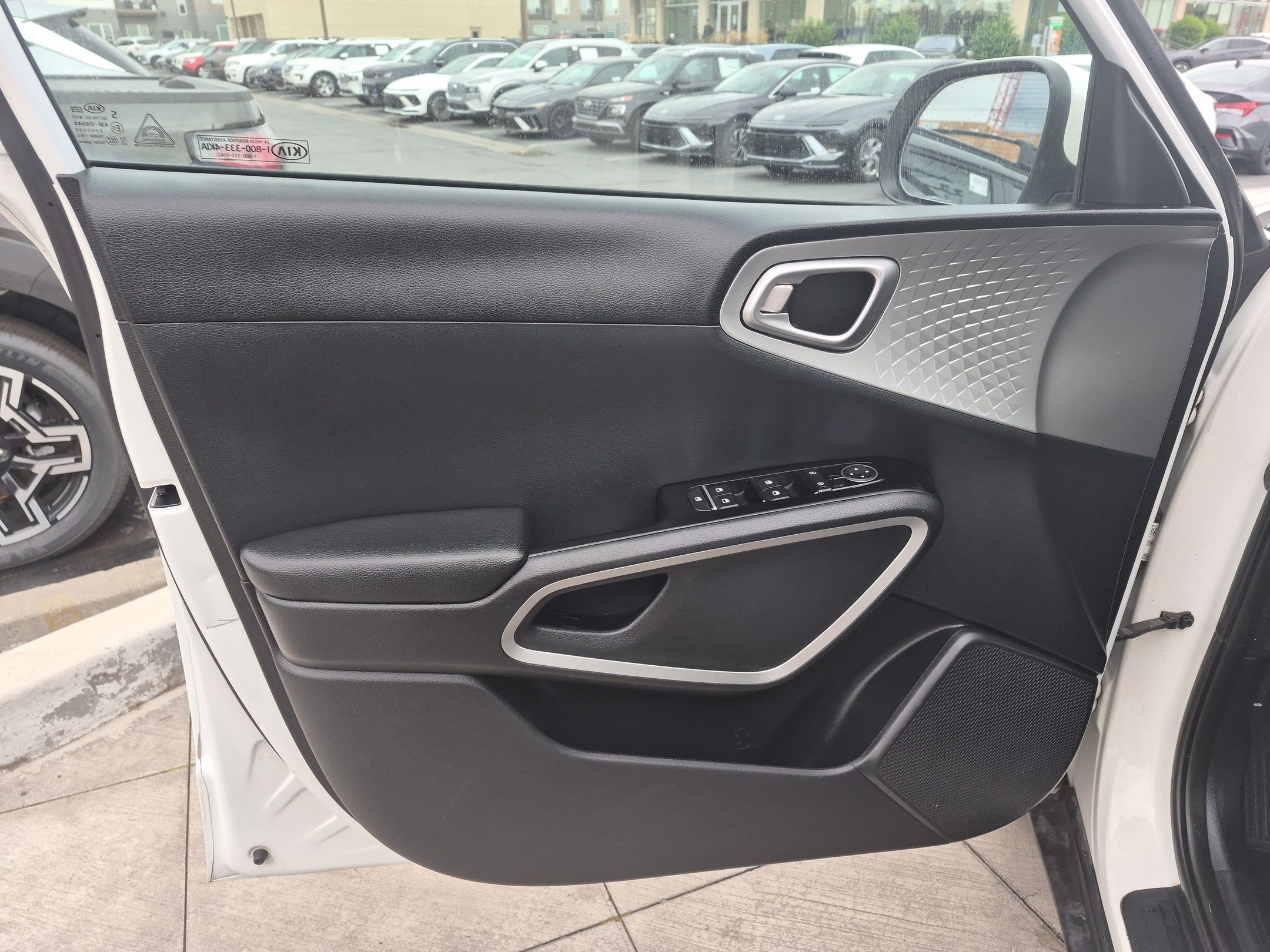 Used 2021 Snow White Pearl Kia LX image 12