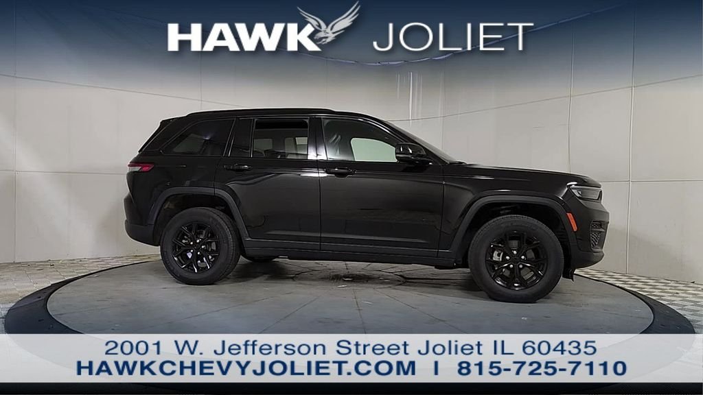 Used 2025 Black Jeep Altitude image 8