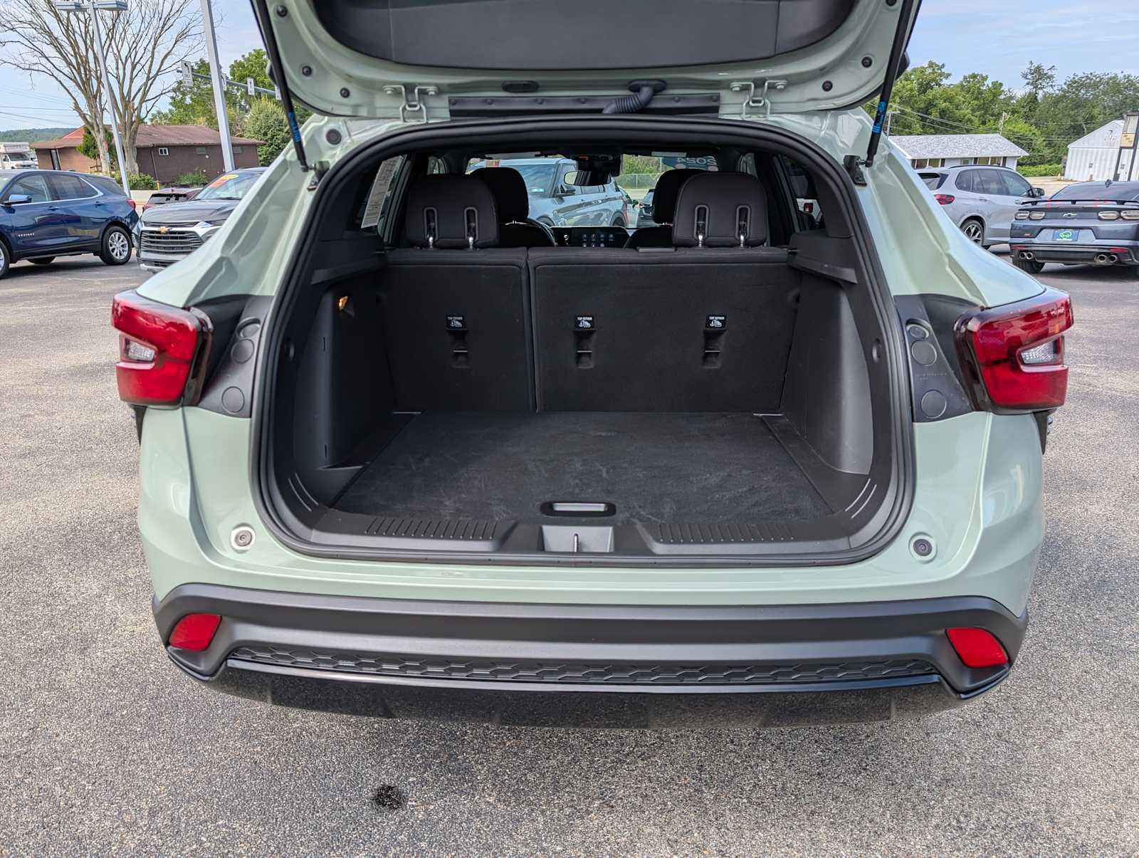 Certified Used 2024 Cacti Green Chevrolet 1RS image 39