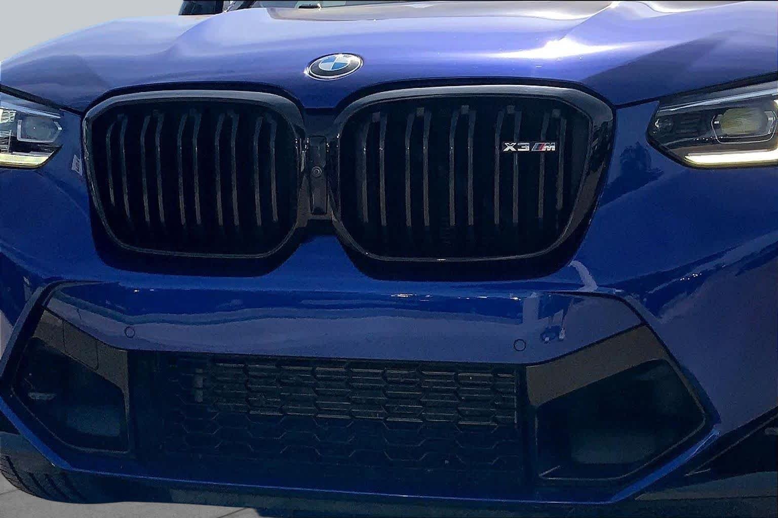 Used 2022 Marina Bay Blue Metallic BMW  image 30