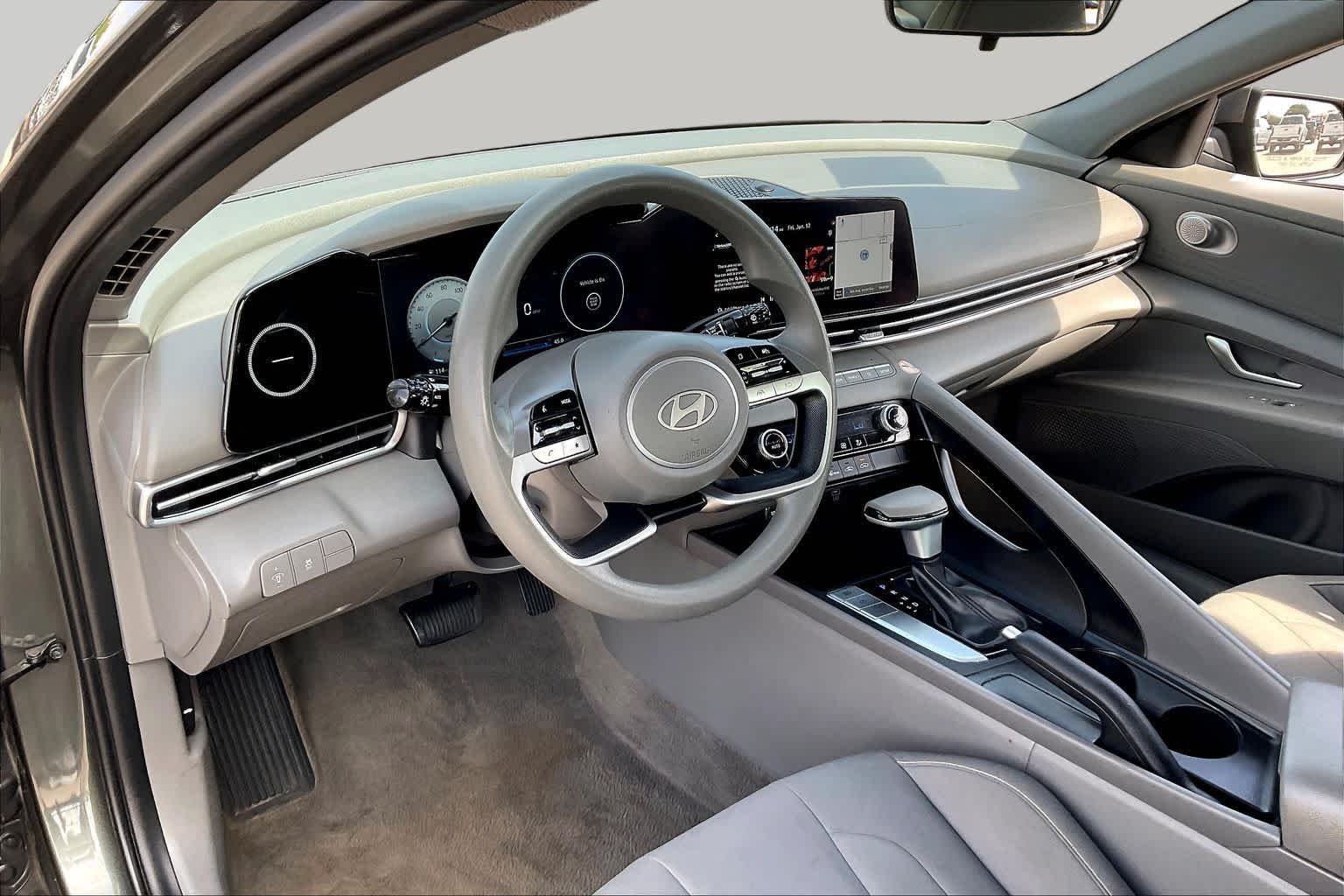 Used 2024 Amazon Gray Hyundai SEL image 16
