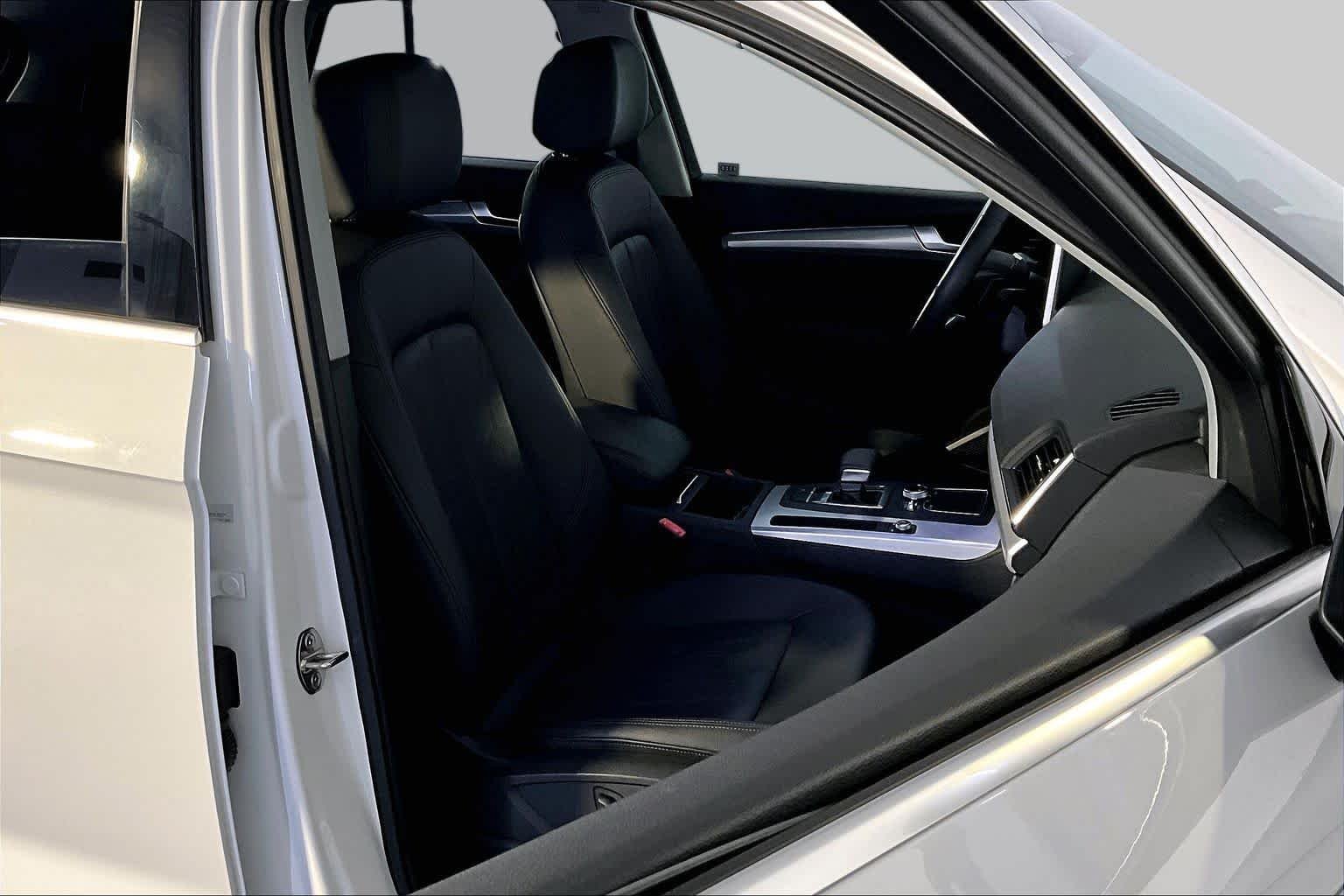 Used 2018 Ibis White Audi Prestige image 8