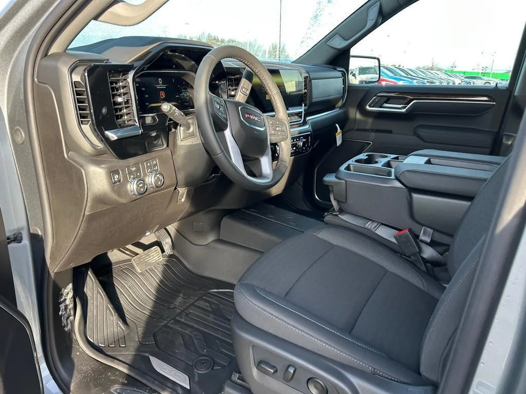 2026 GMC Sierra 1500 SLE - Photo 6