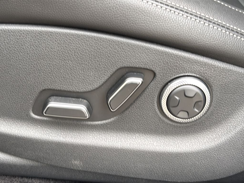 2026 GENESIS GV70 - Photo 15