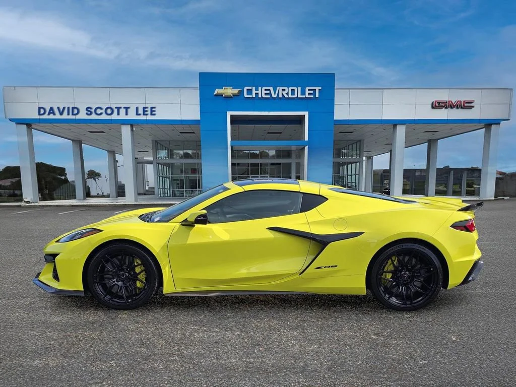 Used 2023 Accelerate Yellow Metallic Chevrolet 2LZ image 13