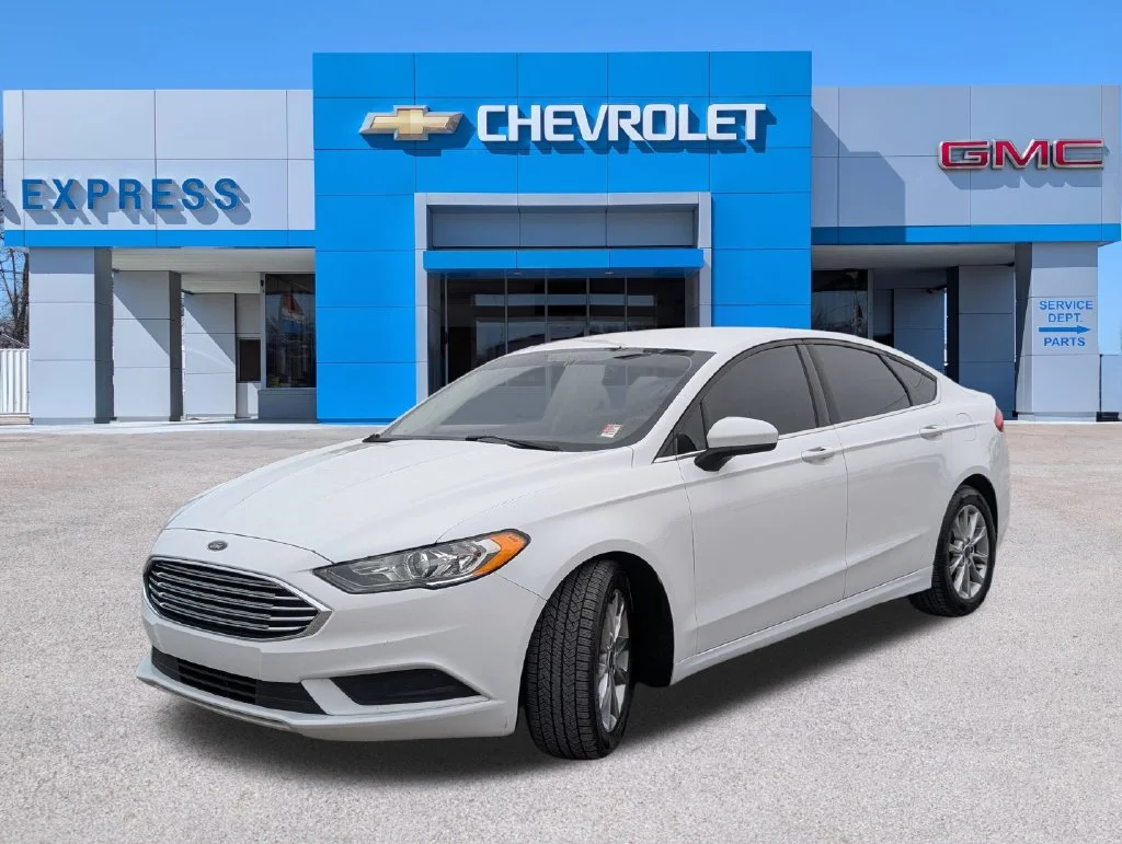 Used 2017 White Ford SE image 7