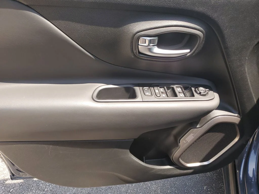 Certified Used 2022 Blue Jeep Limited image 20