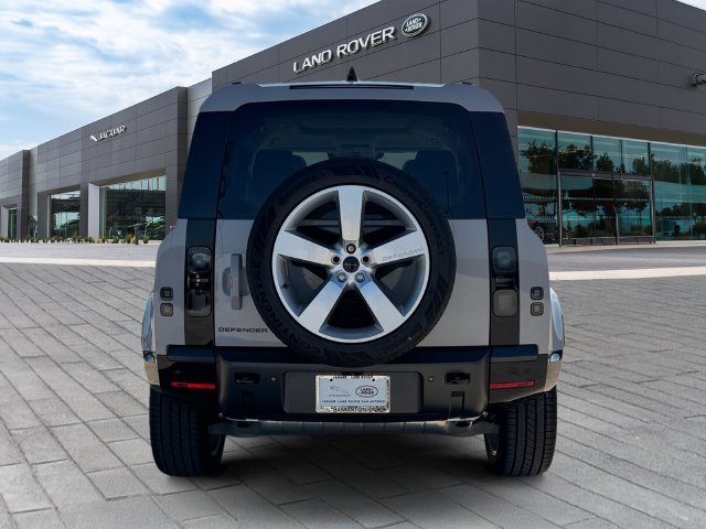 New 2026 Borasco Grey Land Rover X-Dynamic SE image 4
