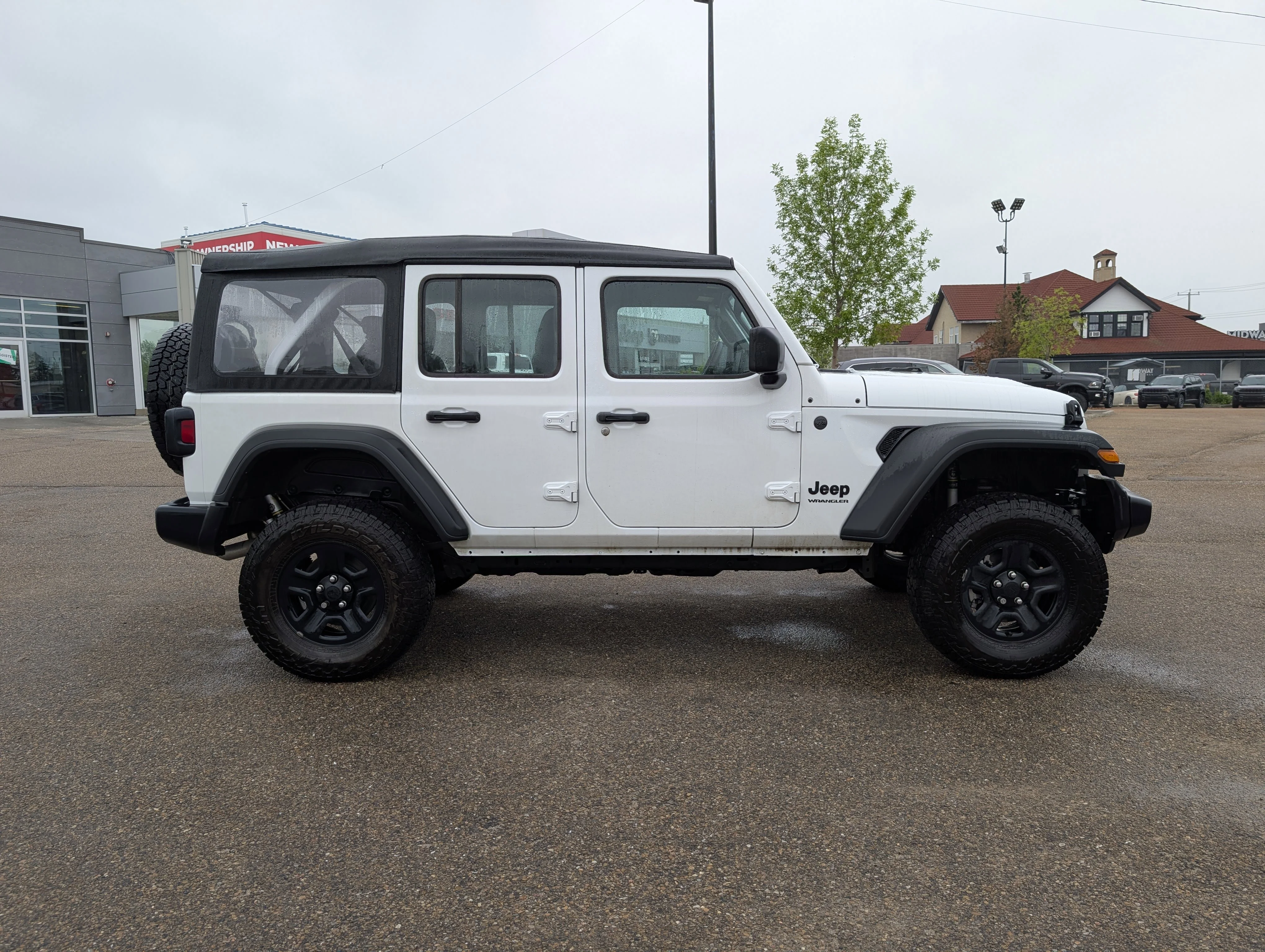 Used 2025 Bright White Jeep Sport image 8
