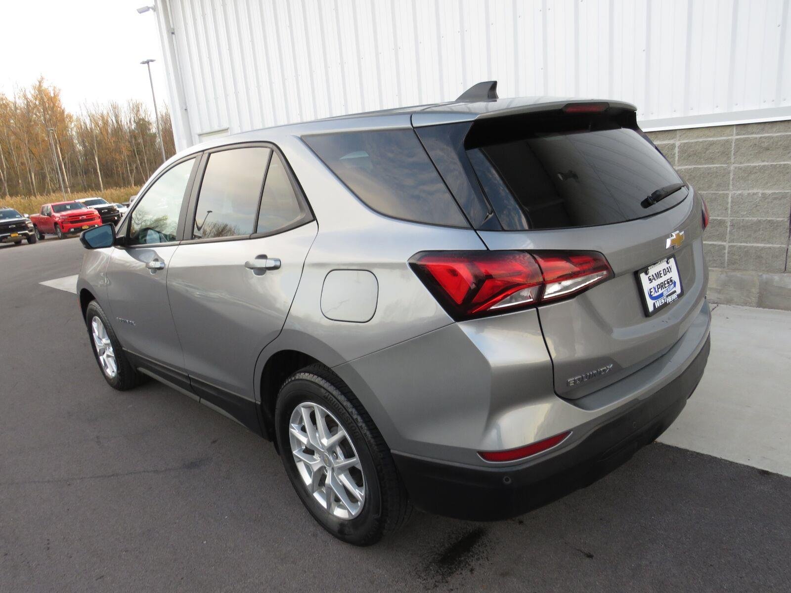 Used 2024 STERLING GRAY METALLIC Chevrolet  image 16