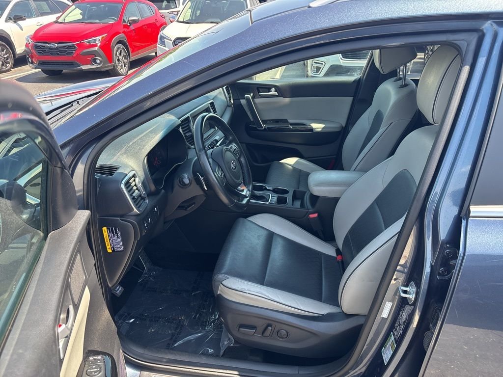Used 2018 Blue Kia EX image 9