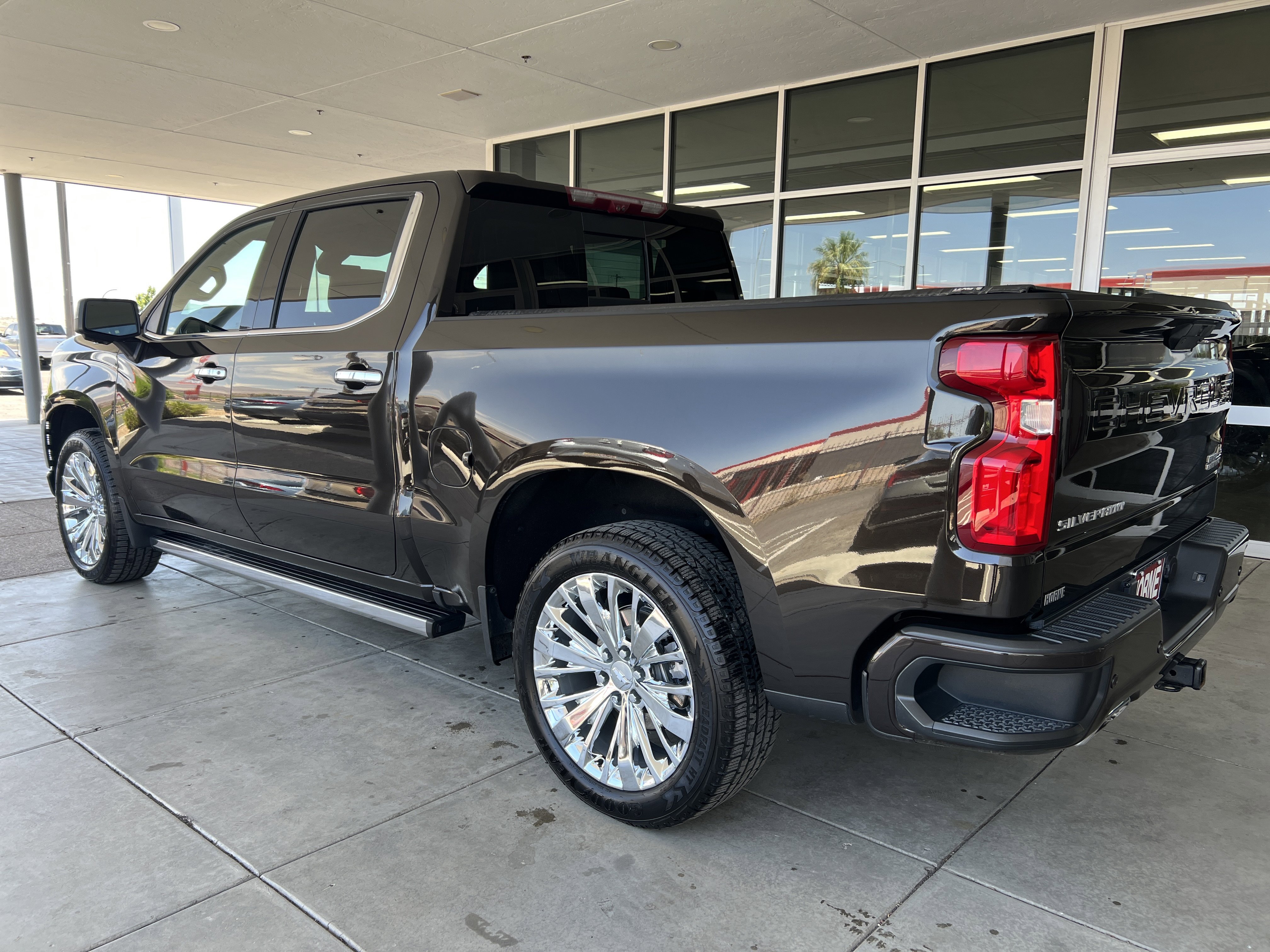 Used 2020 Havana Brown Metallic Chevrolet High Country image 6