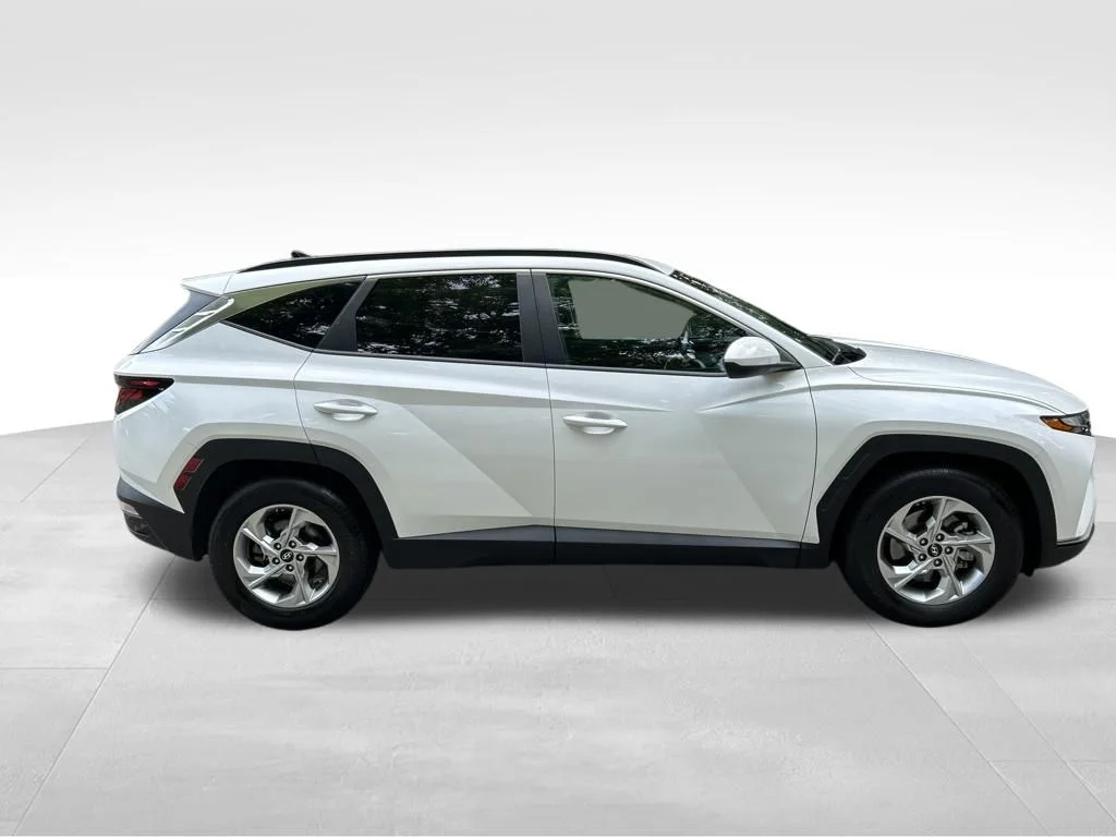 Used 2024 White Hyundai SEL image 7