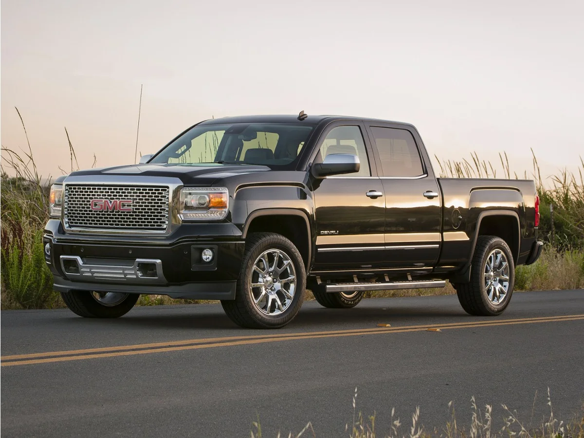 2015 GMC Sierra 4WD Crew Cab Short Box's photo