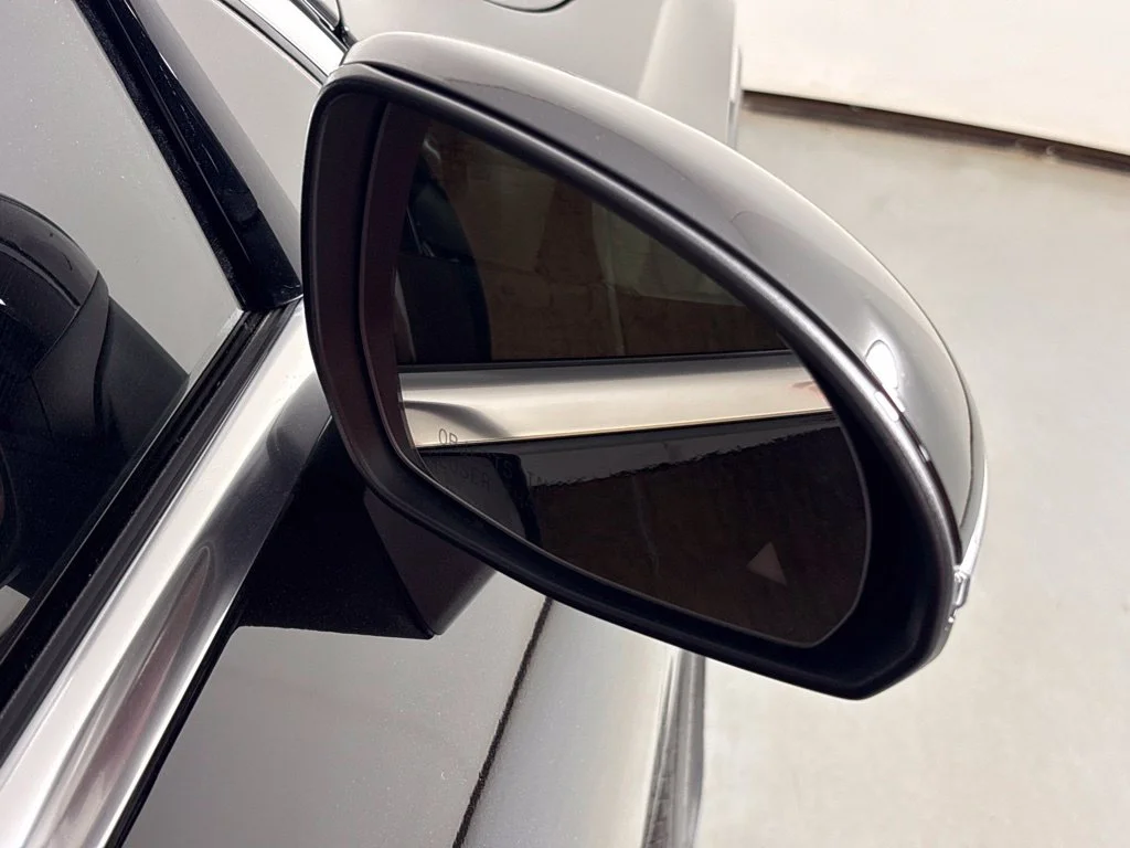 Used 2025 White Mercedes-Benz GLC 300 image 13
