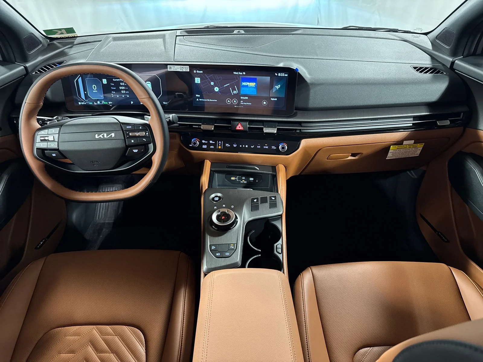 New 2027 Wolf Gray Kia X-Line image 4