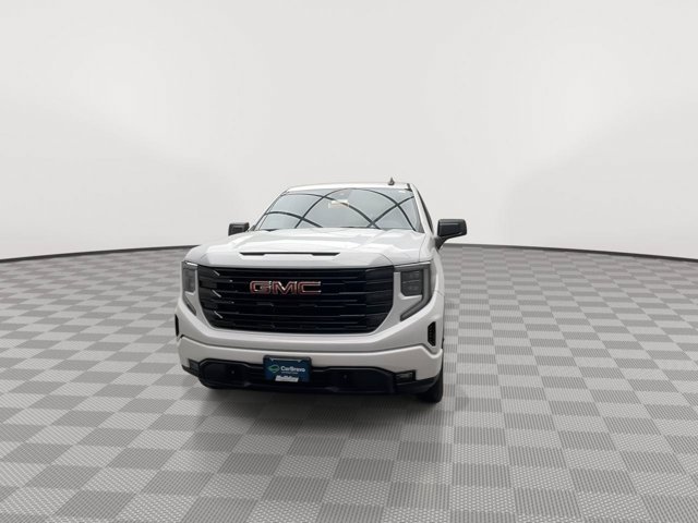 Used 2024 Summit White GMC Elevation image 38