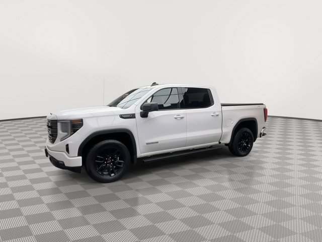 Used 2024 Summit White GMC Elevation image 39