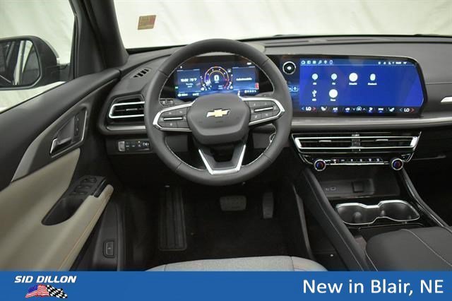 New 2026 Mosaic Black Metallic Chevrolet LT image 4