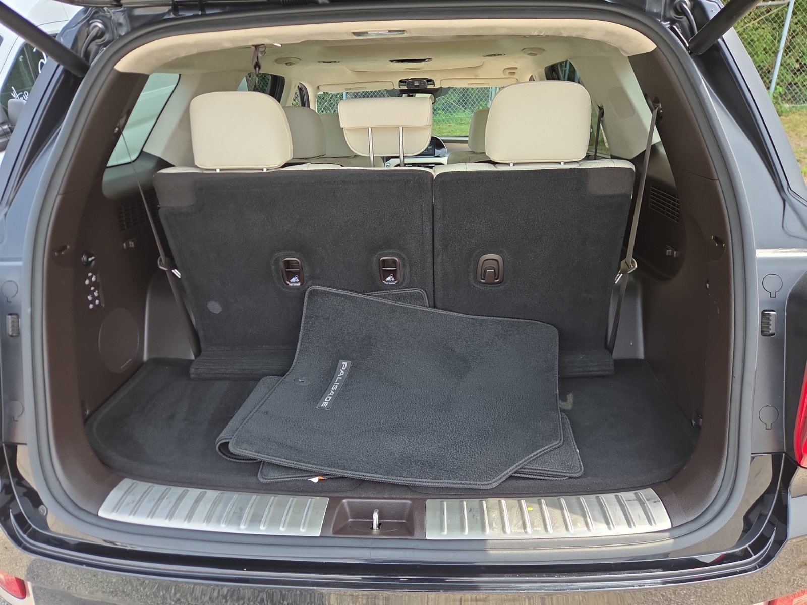 Used 2020 Black Hyundai Limited image 33