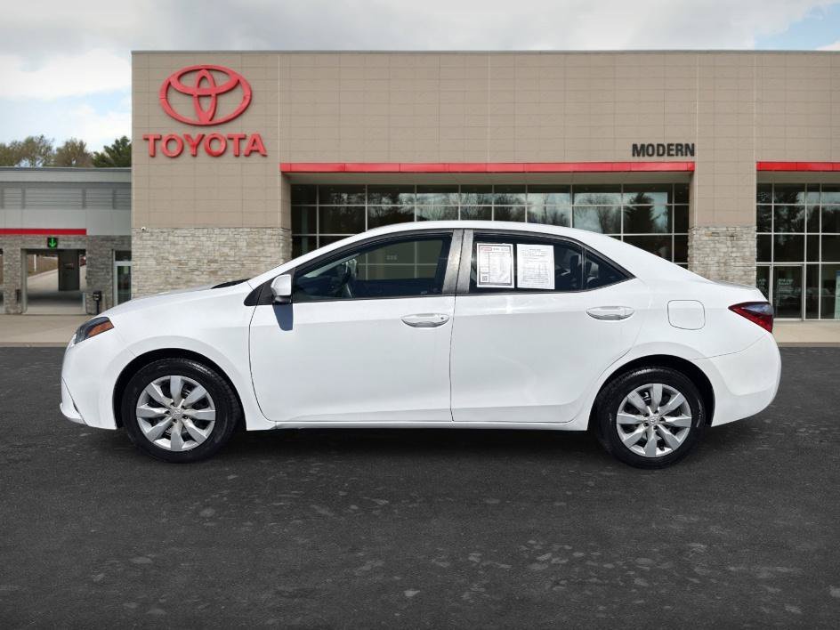 Used 2016 Super White Toyota LE image 4