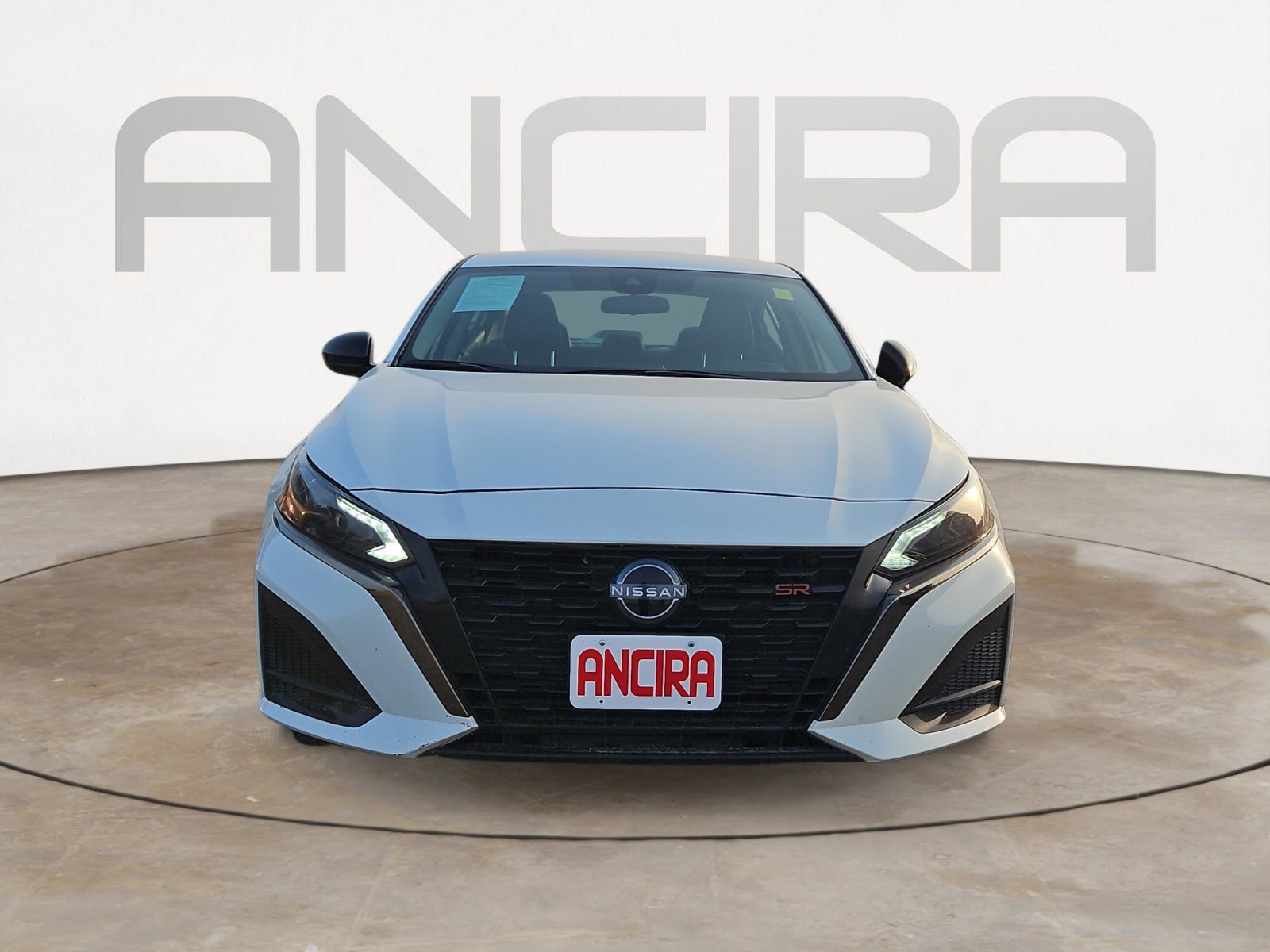 Used 2024 Glacier White Nissan 2.5 SR image 4