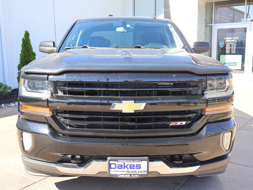 Used 2018 Chevrolet Silverado 1500 LT Z71 with VIN 3GCUKRECXJG638742 for sale in Kansas City