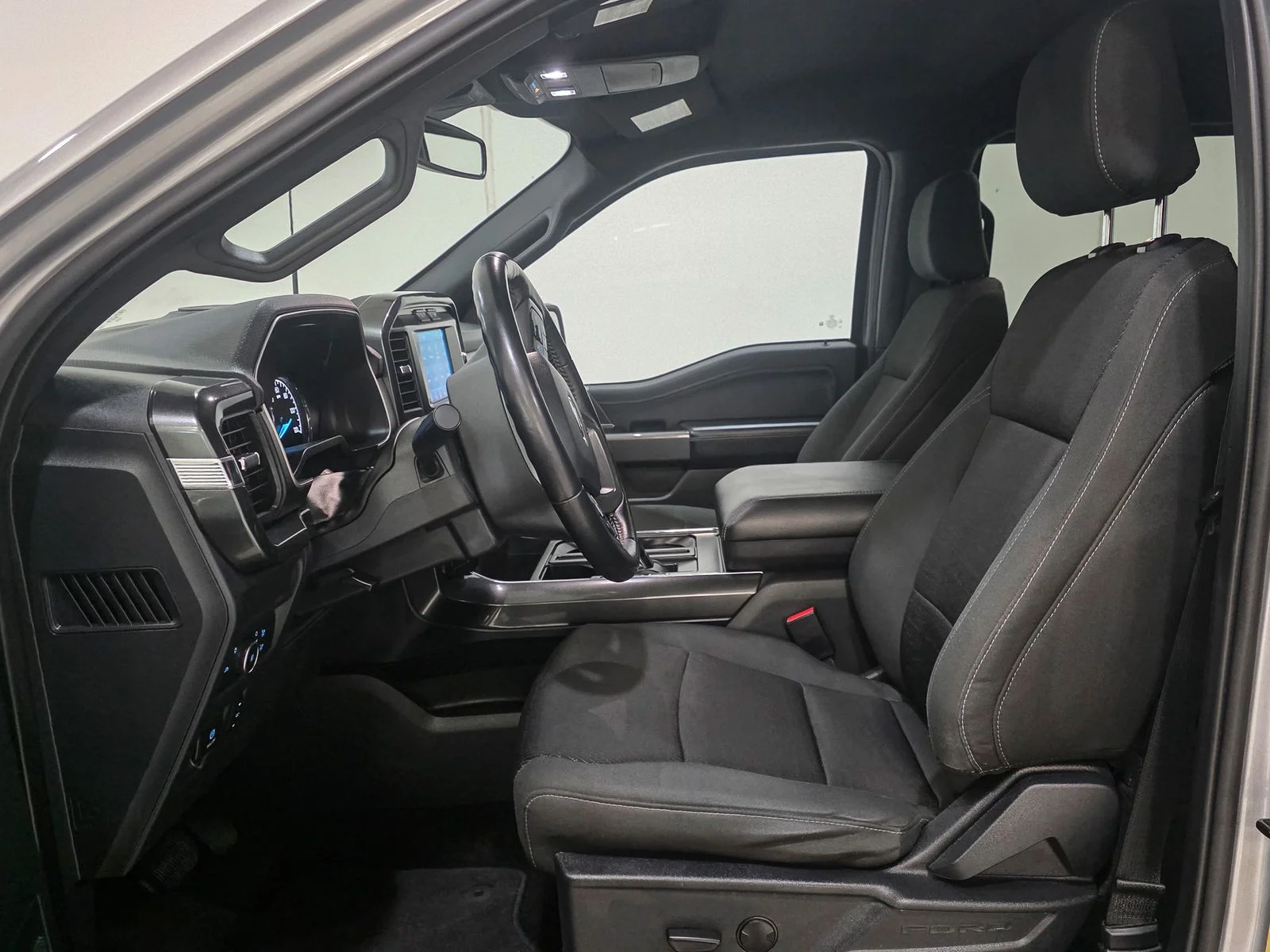 Used 2022 Silver Ford XLT image 21
