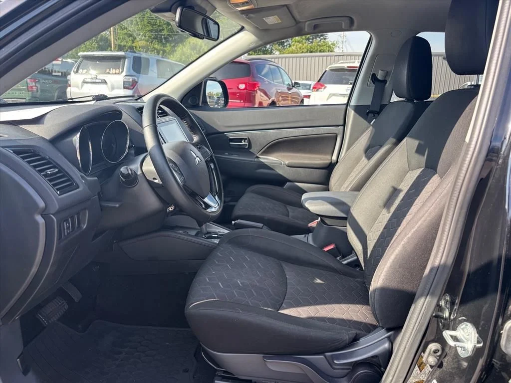 Used 2024 Black Mitsubishi 2.0 LE image 11