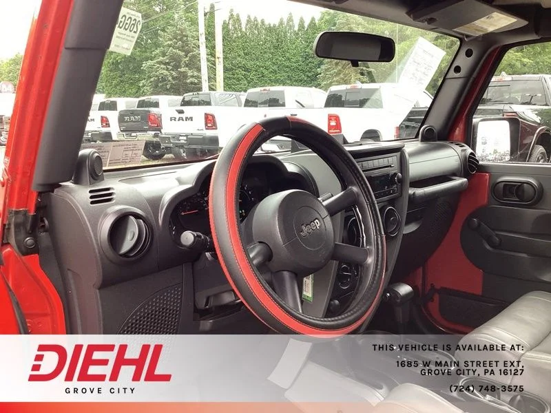Used 2008 Red Jeep X image 15