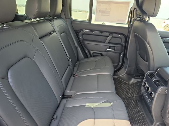 New 2026 Santorini Black Land Rover X-Dynamic SE image 17