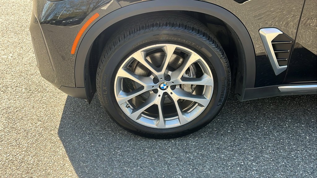 Used 2024 Black Sapphire Metallic BMW xDrive40i image 8