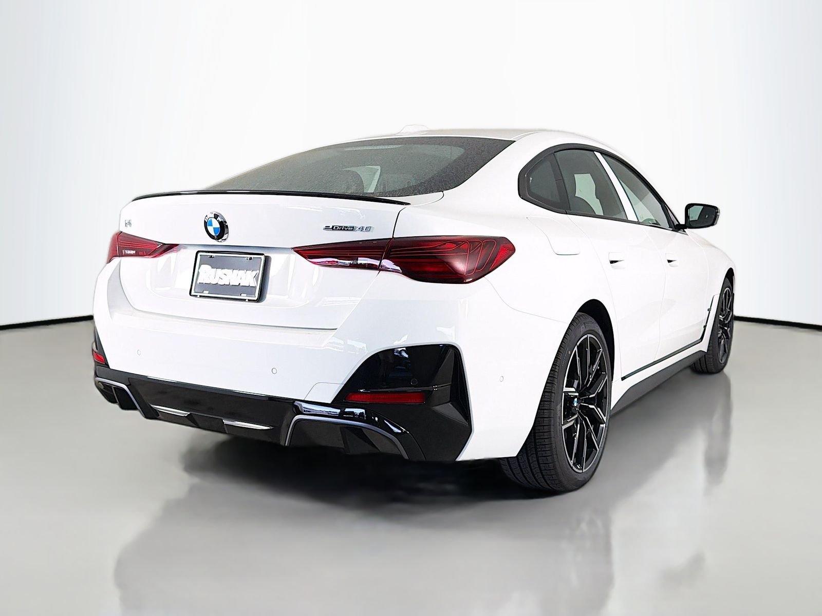 New 2026 Alpine White BMW eDrive40 image 7