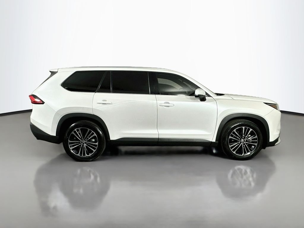 Used 2024 Pearl Toyota MAX Platinum image 9