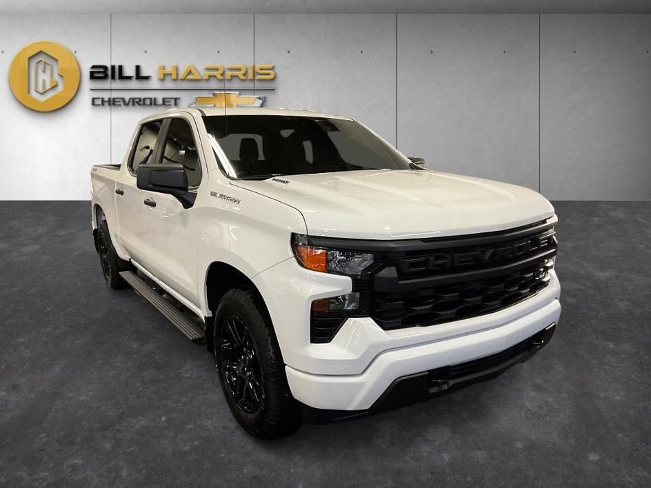 Used 2026 White Chevrolet Custom image 9