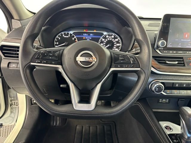 Used 2023 White Nissan 2.5 SV image 17