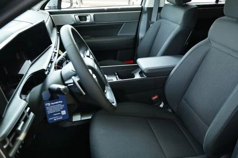 New 2026 Shimmering Silver Hyundai SE image 8