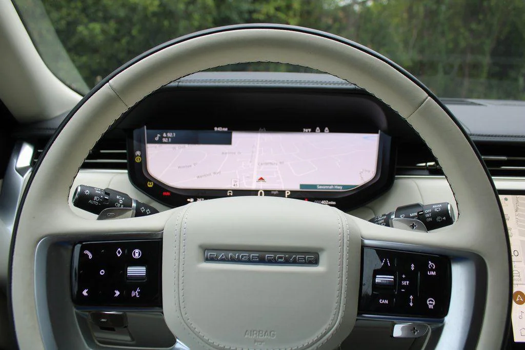 New 2024 Ostuni Pearl White Land Rover SV image 32