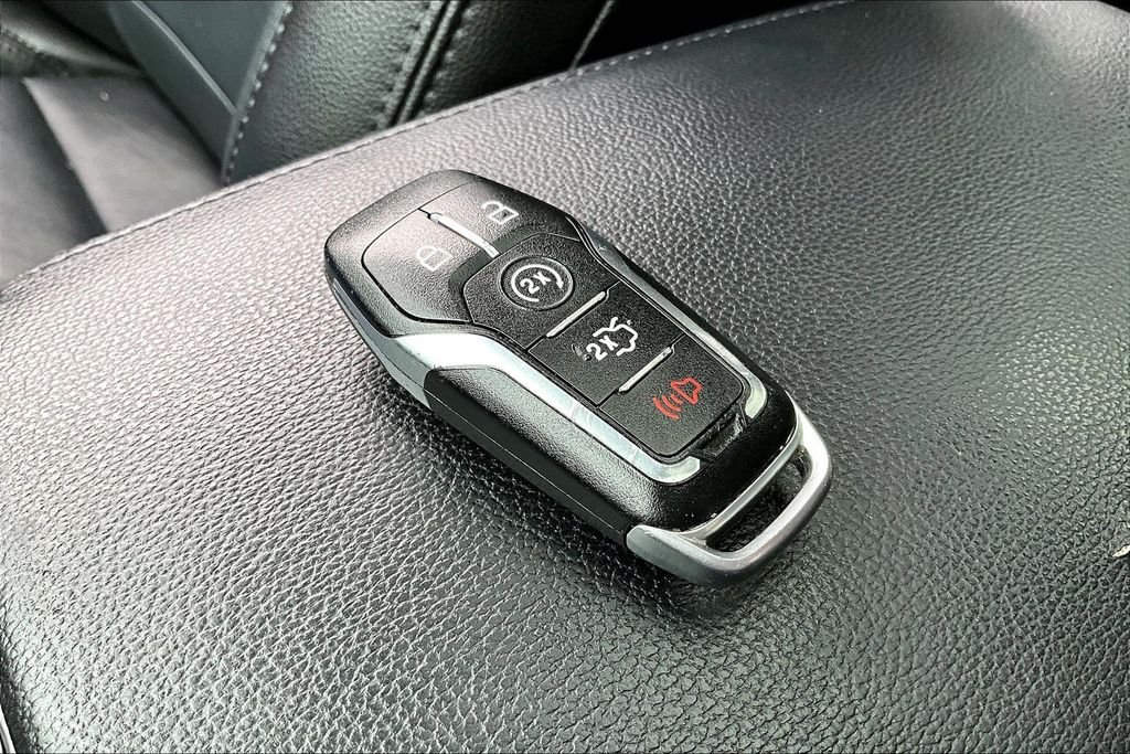 Used 2017 Black Ford XLT image 10