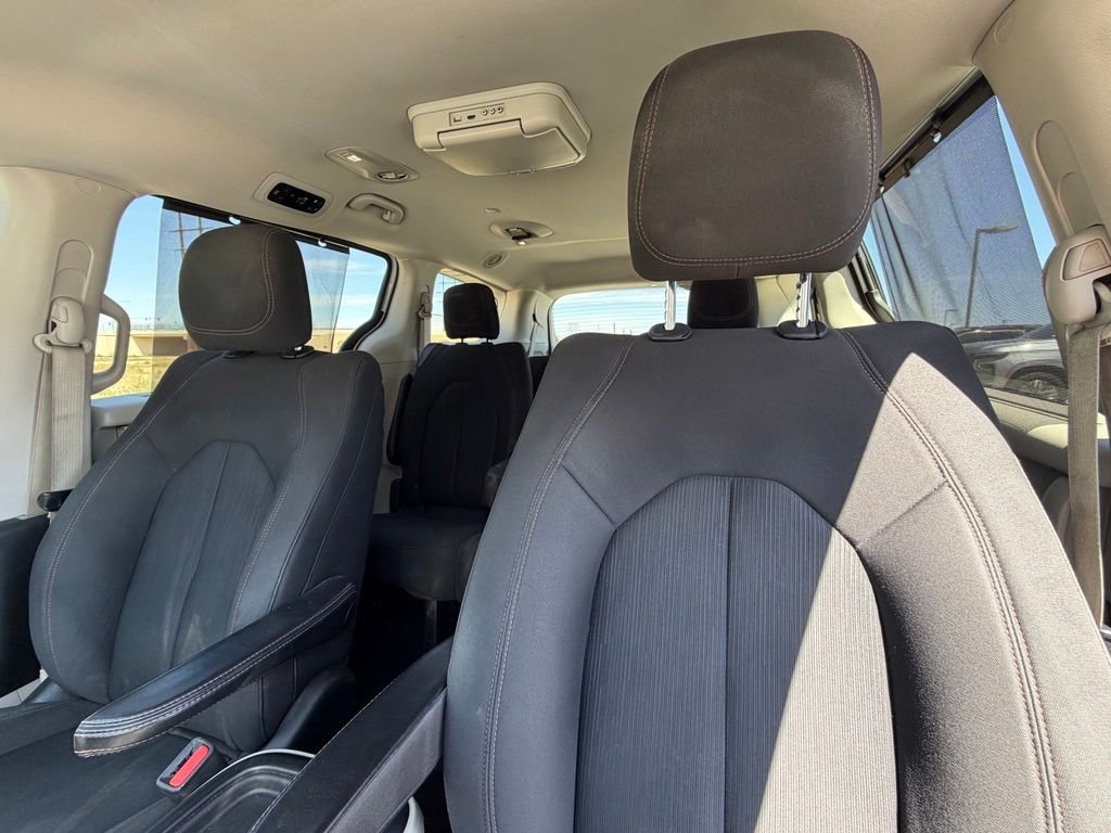 Used 2019 White Chrysler Touring Plus image 13