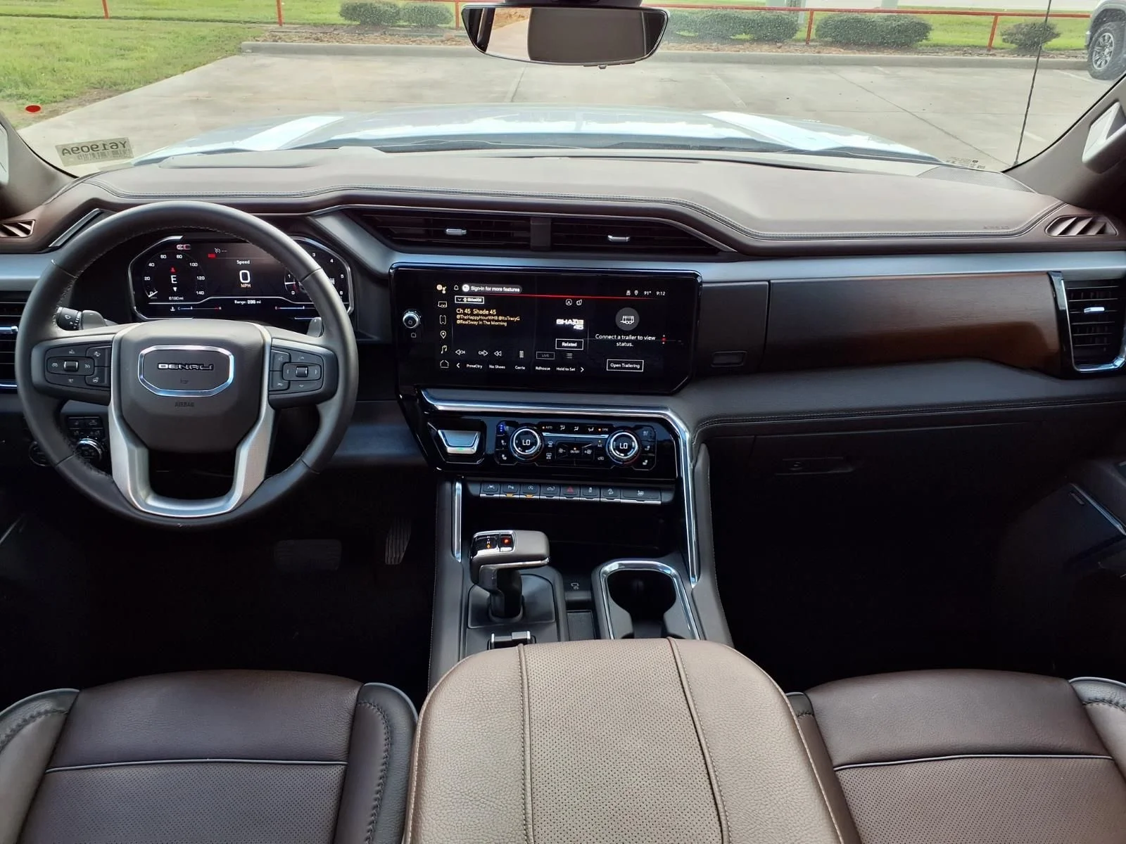 Used 2024 White GMC Denali image 9