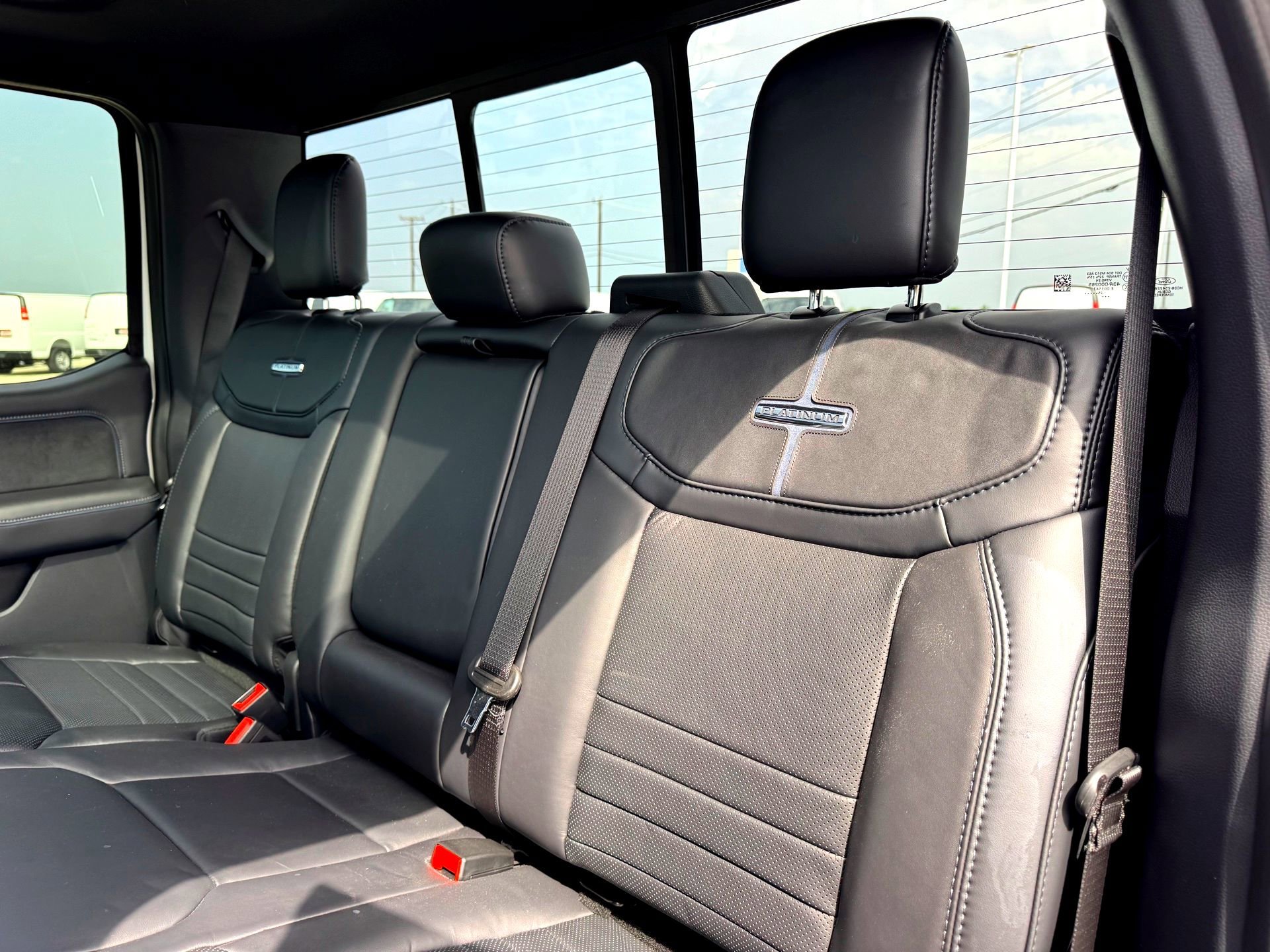 2026 Ford F-250 Super Duty Platinum - Photo 16