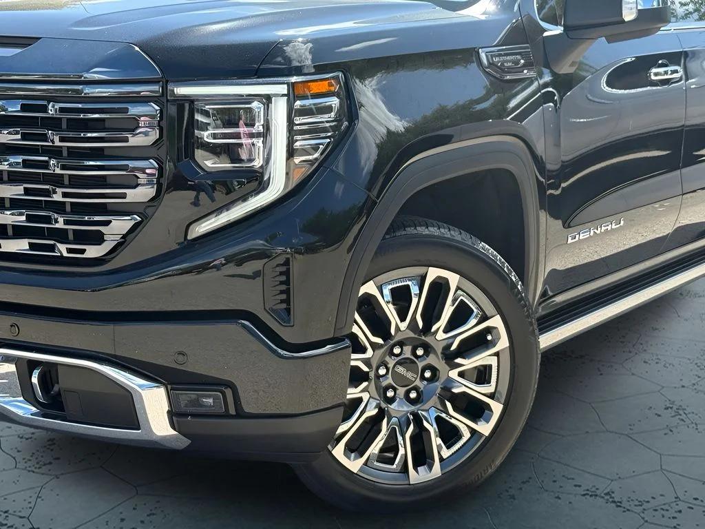 Used 2024 Black GMC Denali Ultimate image 5