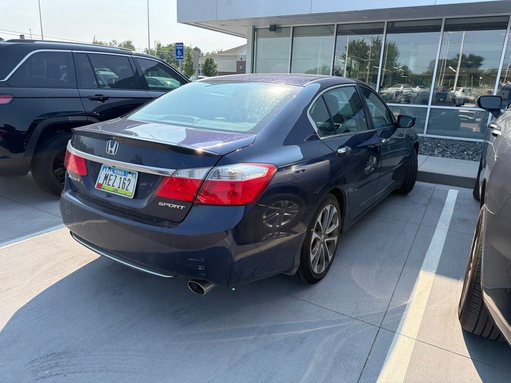 Used 2015 Blue Honda Sport image 5