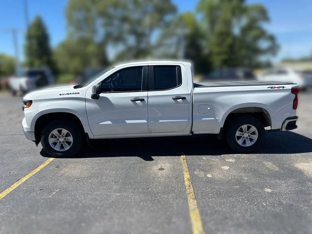 Used 2023 White Chevrolet WT image 10