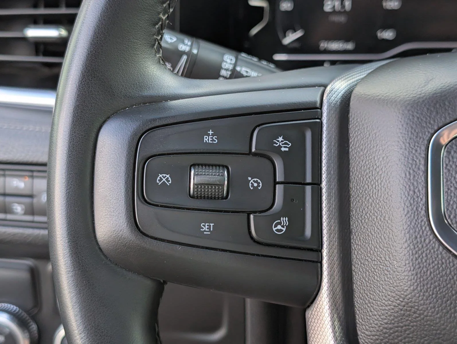Used 2023 STERLING METALLIC GMC Denali image 29