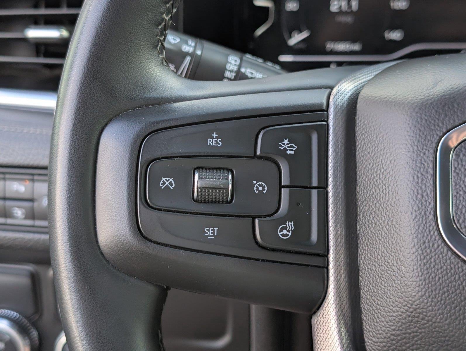 Used 2023 STERLING METALLIC GMC Denali image 29