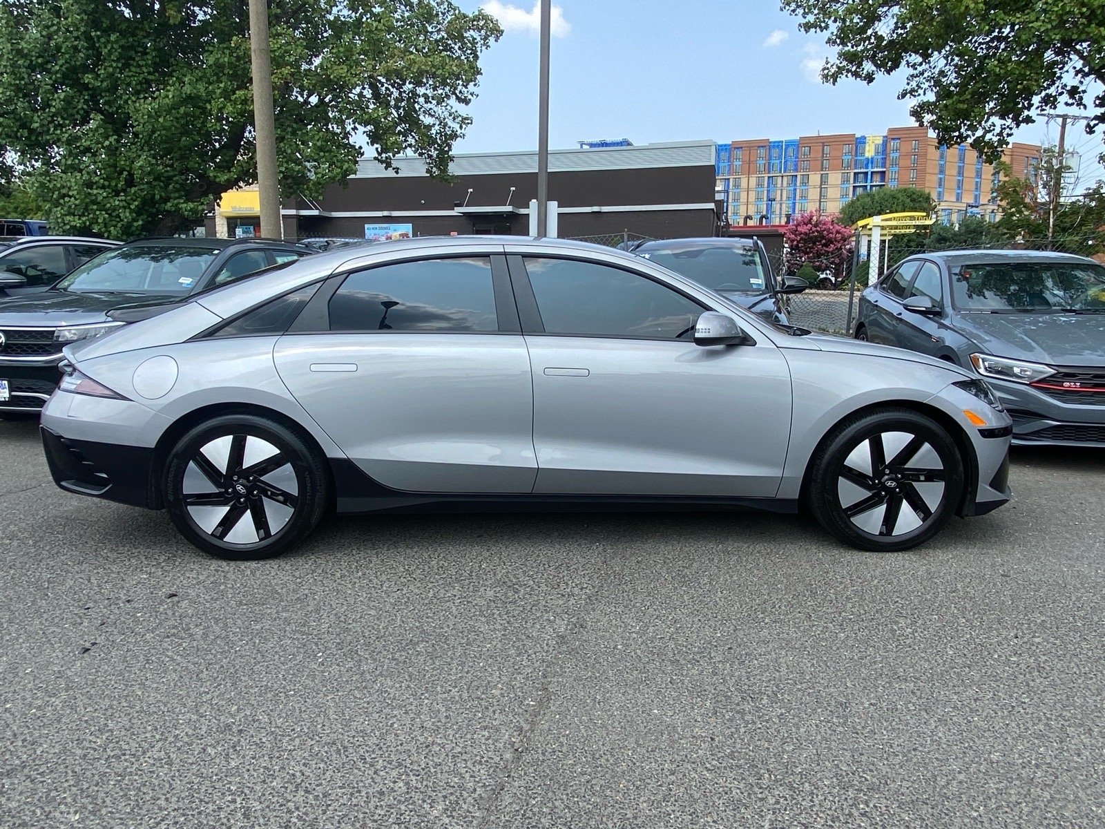 Used 2024 Hyundai IONIQ 6 SE with VIN KMHM24AC2RA076298 for sale in Alexandria, VA