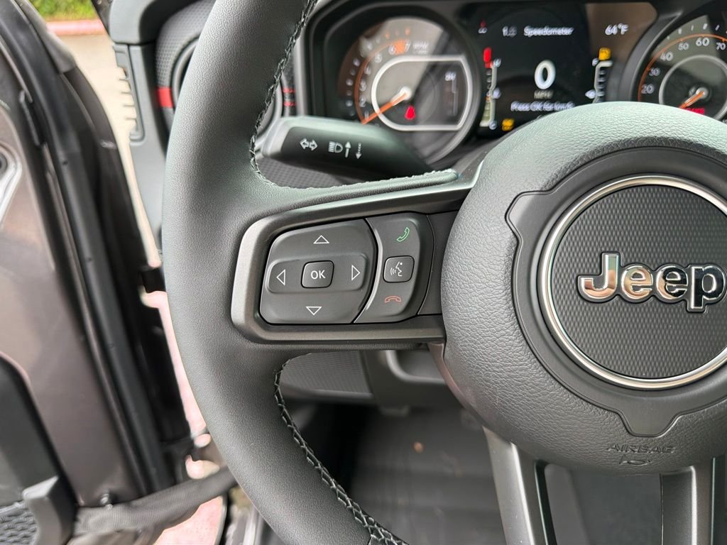 New 2026 Granite Crystal Metallic Clear-Coat Exterior Paint Jeep Rubicon image 16