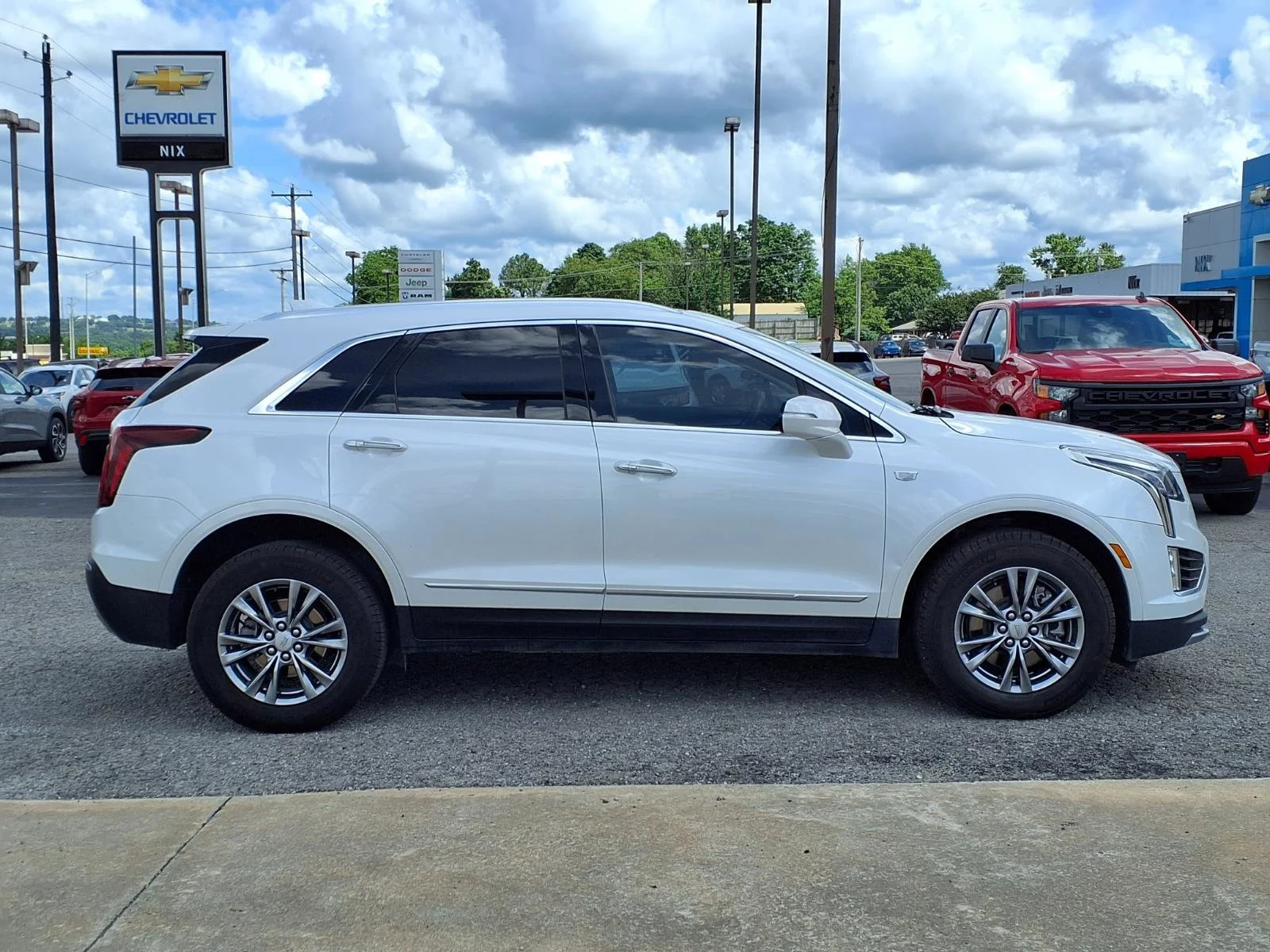 Used 2023 Crystal White Tricoat Cadillac FWD Premium Luxury image 19